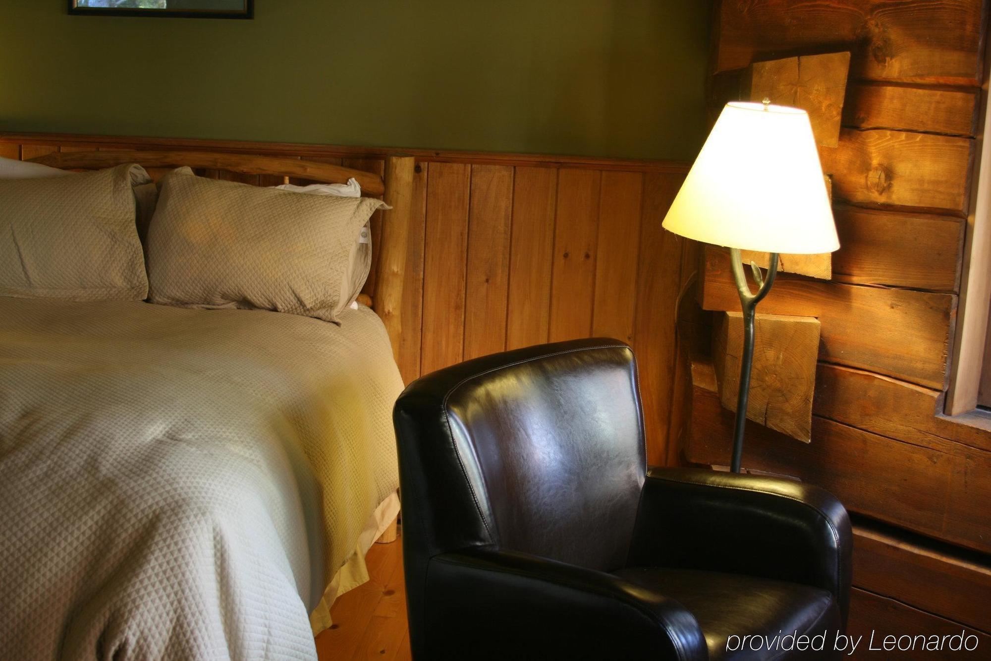 Trout Point Lodge Of Nova Scotia East Kemptville Szoba fotó